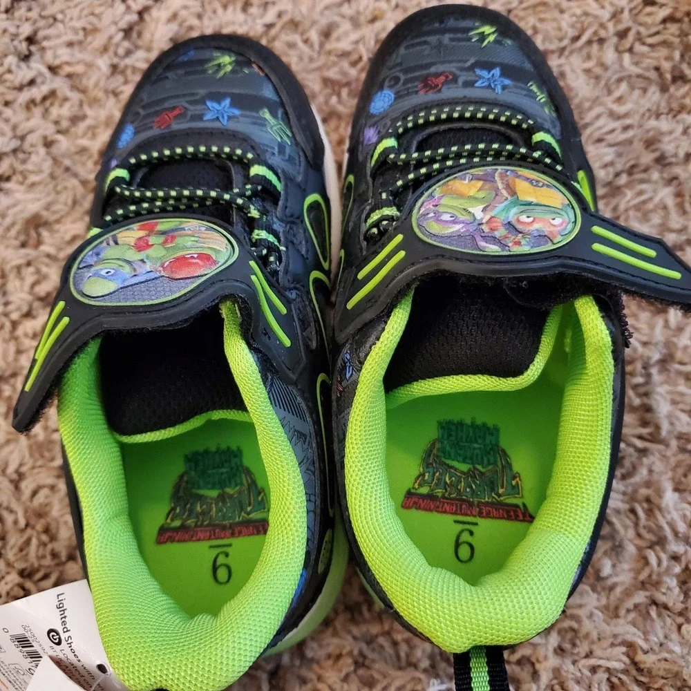 TMNT Teenage Mutant Ninja Turtles Boys Sneakers Toddler Size 9 Light-up Shoes Ne